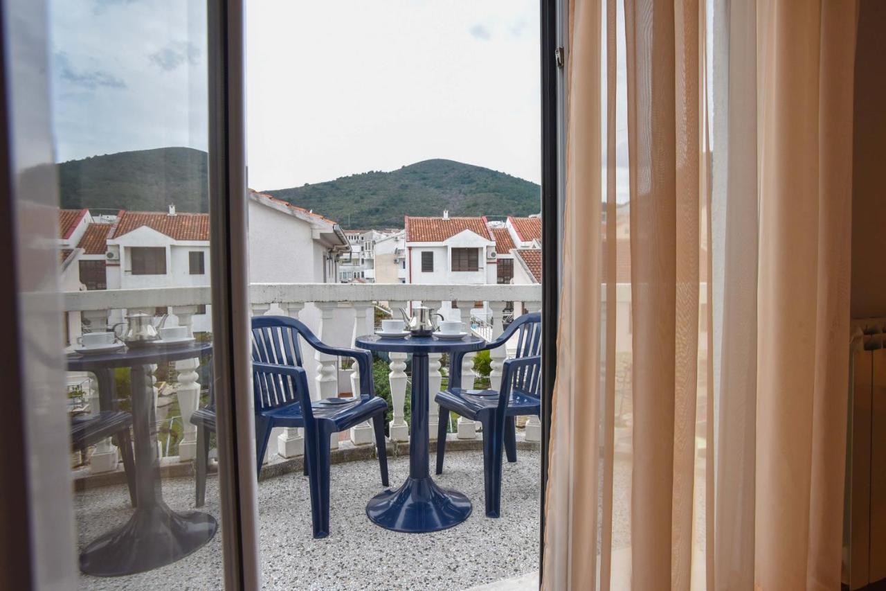 Apartments Adok Budva Exteriör bild
